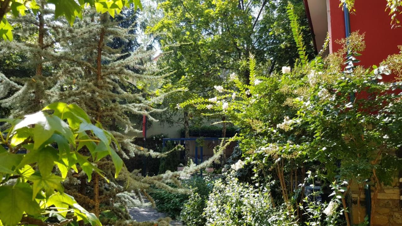 Villa Themistokli Korce Esterno foto
